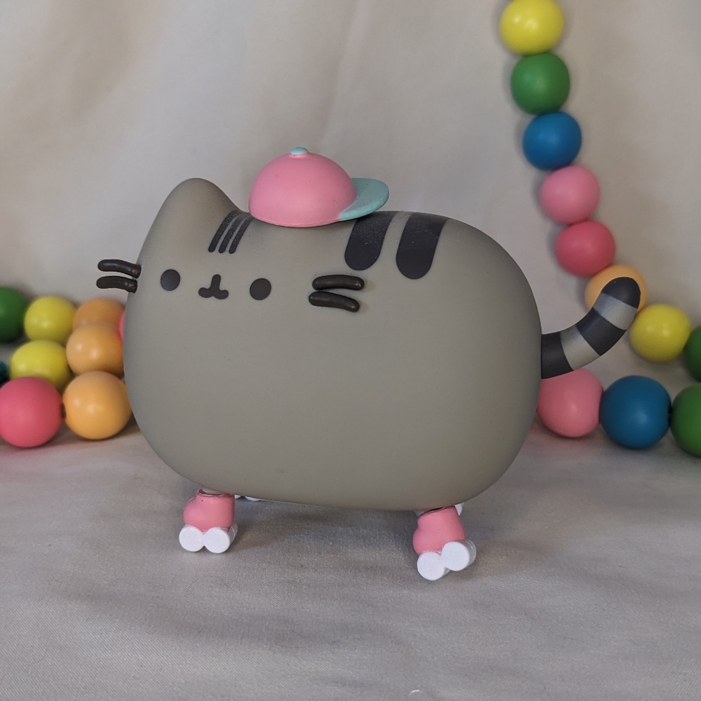 Bladin' 😎 - Pusheen Box Exclusive Vinyl Toy